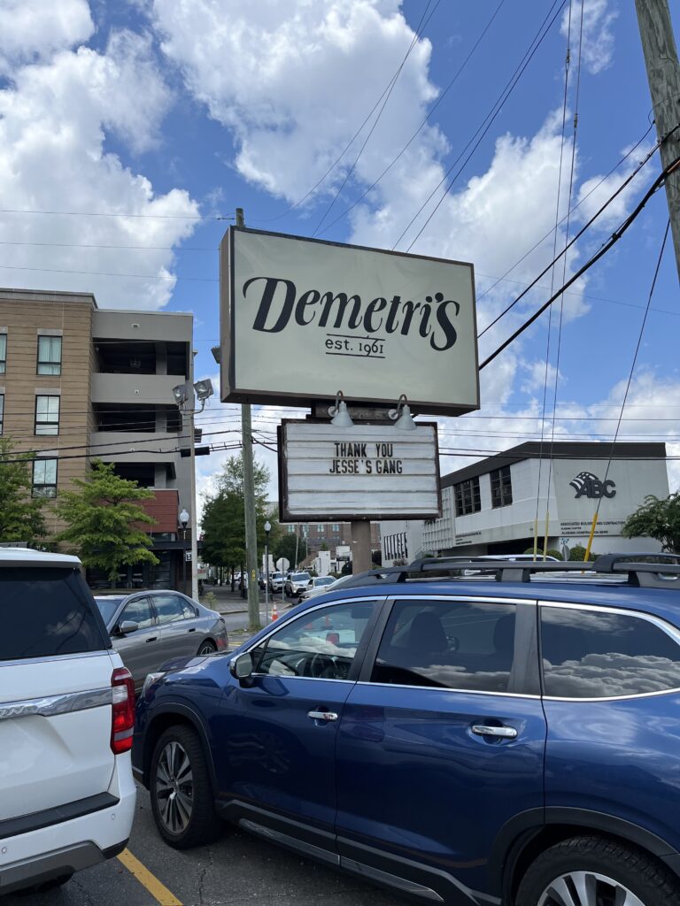 アラバマ州バーミングハム　地元で愛され続けるダイナー　Demetri’s BBQ