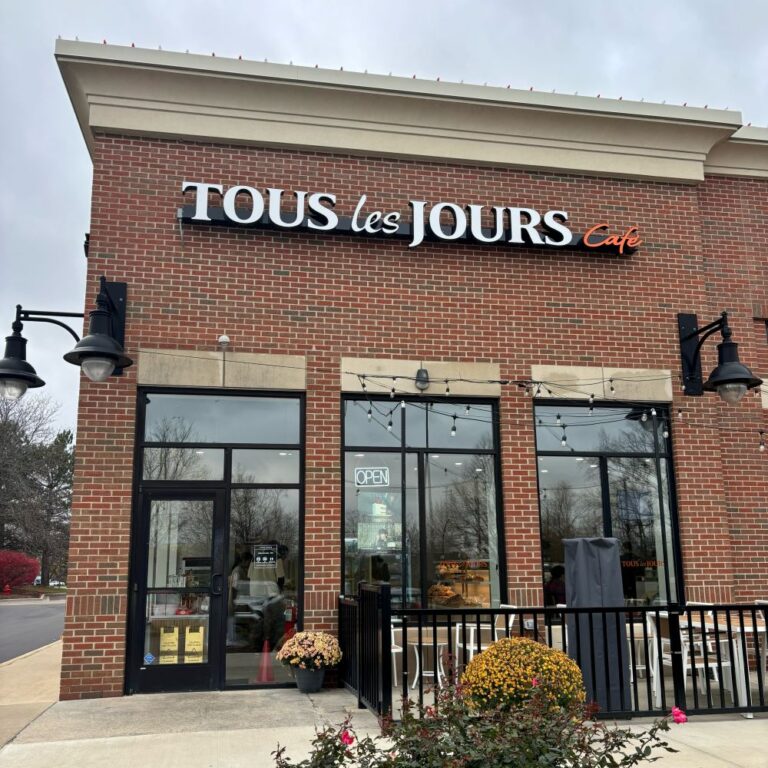 ミシガン州ノバイのカフェ・パティスリー＆ベーカリーTous Les Joursノバイ店ニューオープン